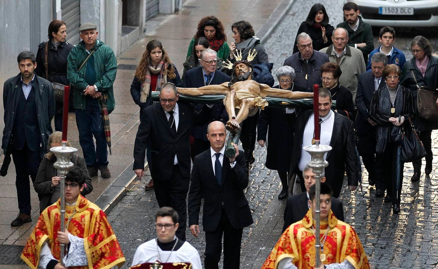 El Vía Crucis de la Agrupación de Cofradías, en imágenes