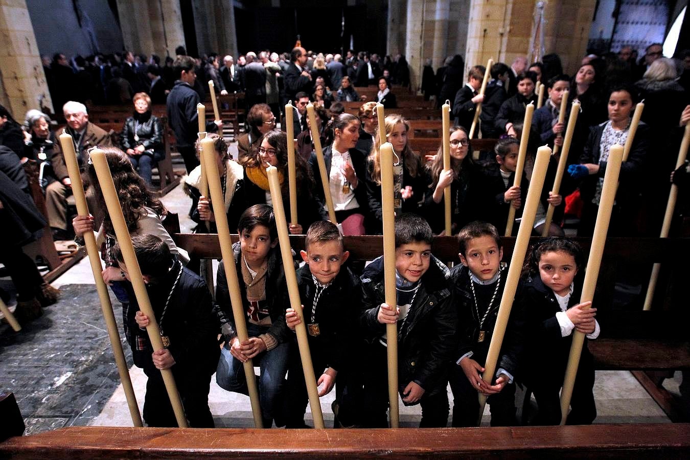 El Vía Crucis de la Agrupación de Cofradías, en imágenes