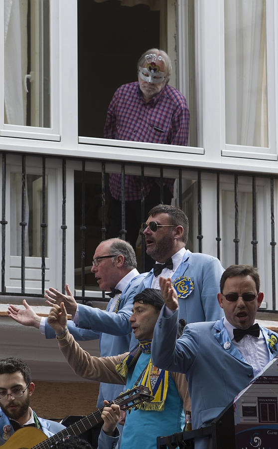 Carrusel de Coros en El Mentidero y La Viña