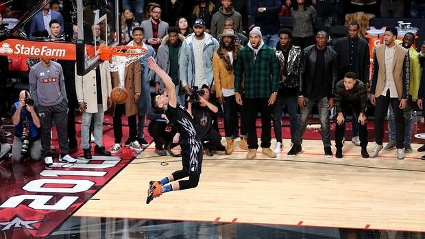 NBA All Star: LaVine gana a Gordon en un concurso de mates de otro tiempo