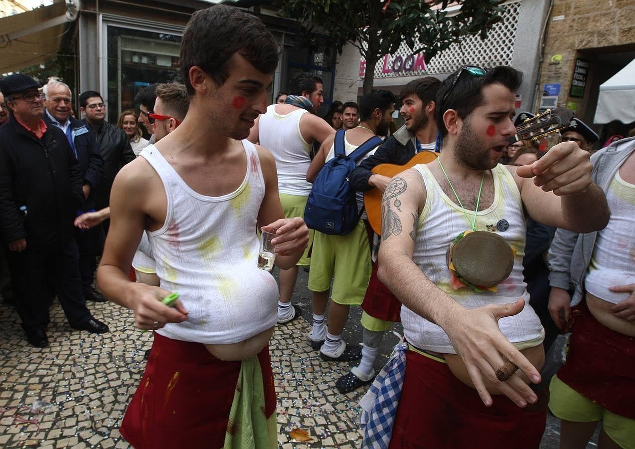 Ambiente del Domingo de Piñata de Cádiz