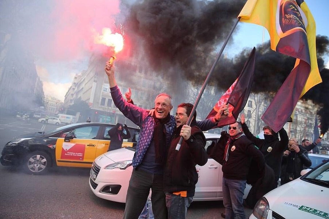 La protesta de los taxistas, en imágenes