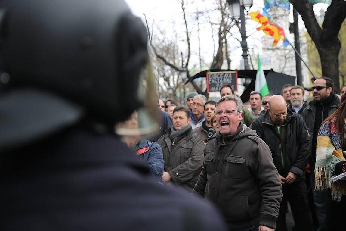 La protesta de los taxistas, en imágenes
