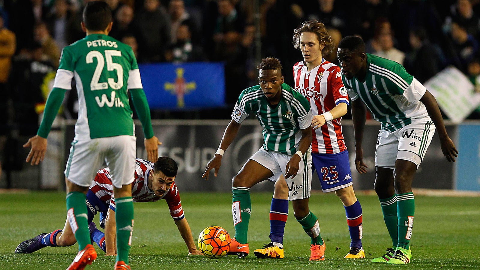 El Betis consigue un punto ante el Sporting que sabe a poco (1-1)