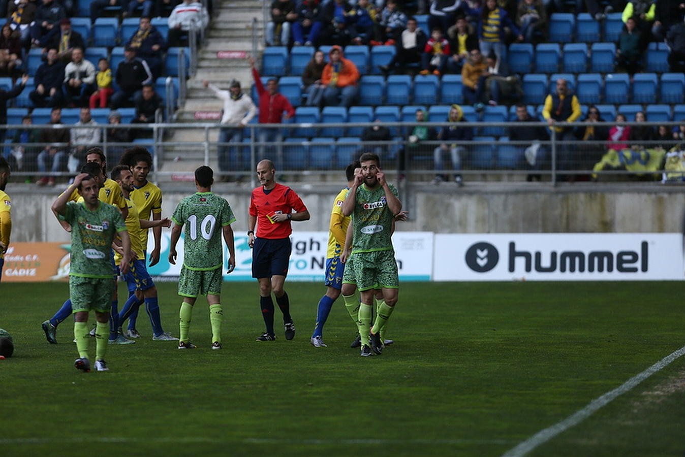 Partido Cádiz-La Hoya (1-1)