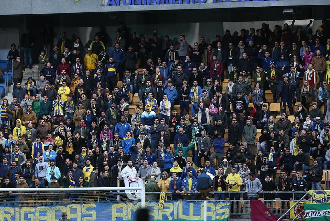 Partido Cádiz-La Hoya (1-1)