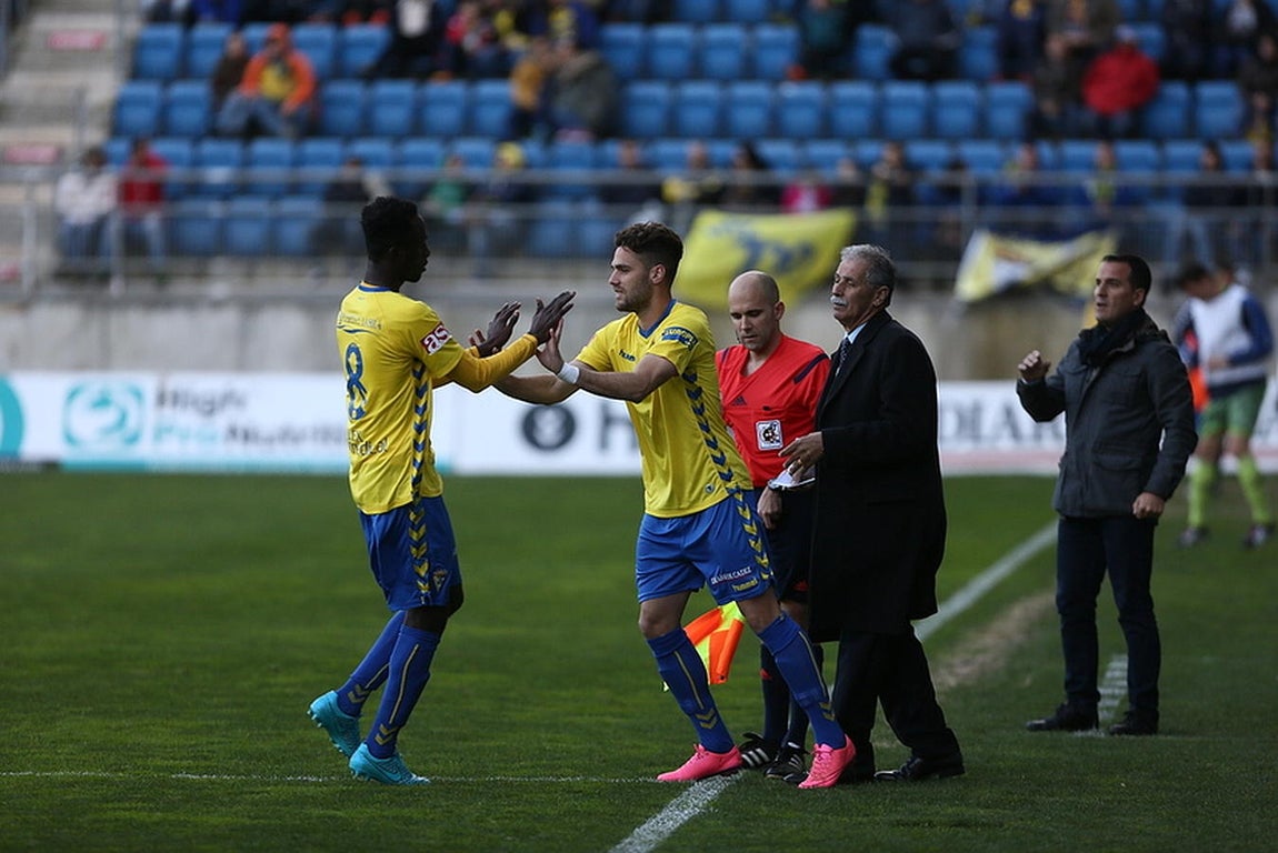 Partido Cádiz-La Hoya (1-1)