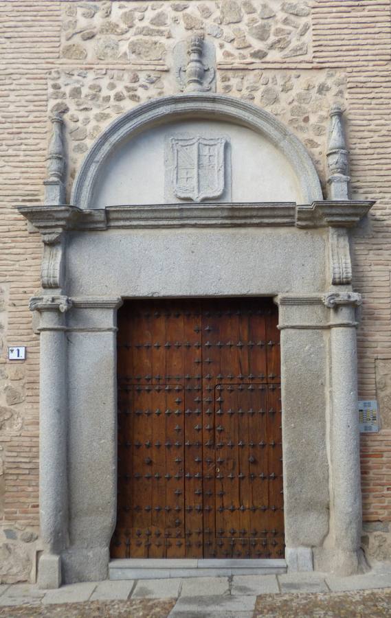 Portada plateresca Toledana (Plaza Carmelitas). 