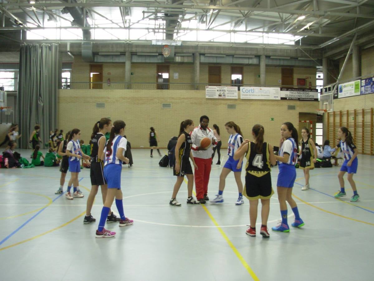 Baloncesto: Instituto Veritas vs Nuestra Señora del Recuerdo B