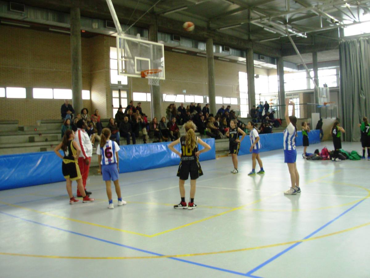 Baloncesto: Instituto Veritas vs Nuestra Señora del Recuerdo B