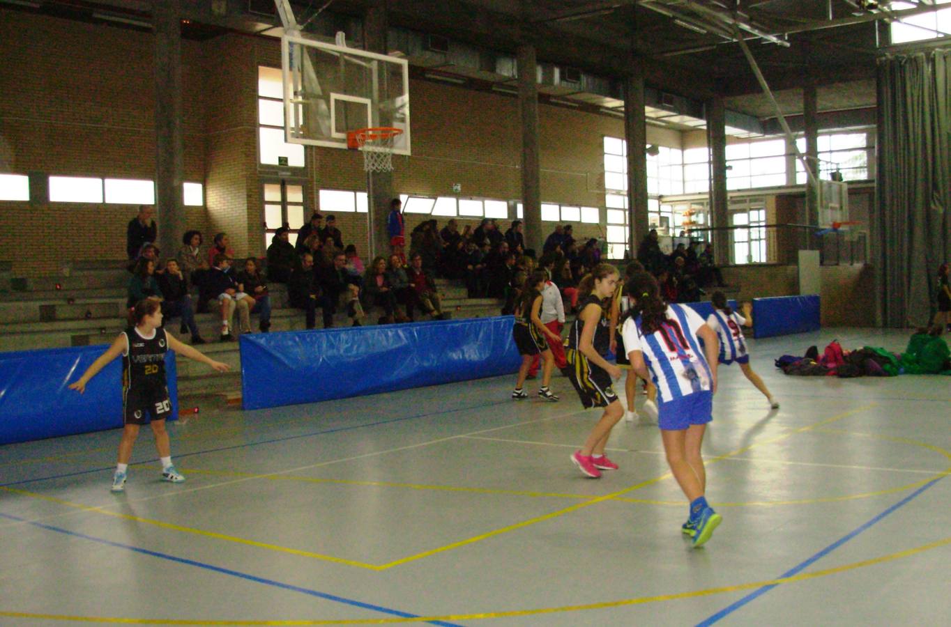 Baloncesto: Instituto Veritas vs Nuestra Señora del Recuerdo B