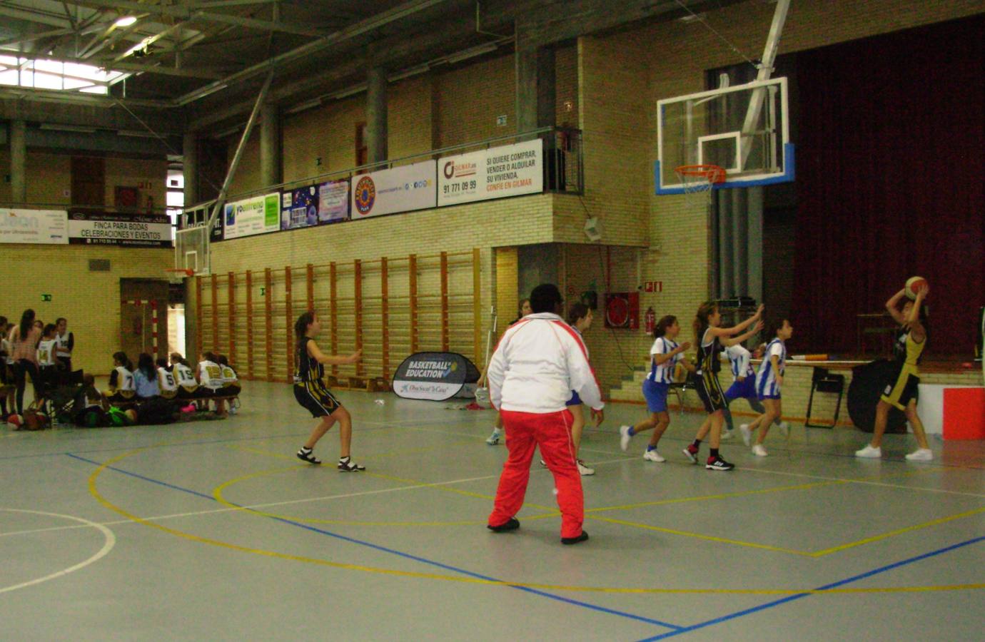 Baloncesto: Instituto Veritas vs Nuestra Señora del Recuerdo B