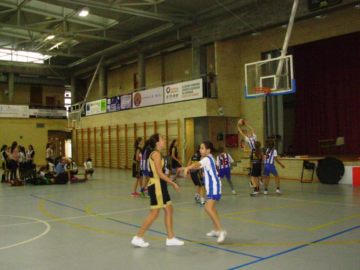 Baloncesto: Instituto Veritas vs Nuestra Señora del Recuerdo B