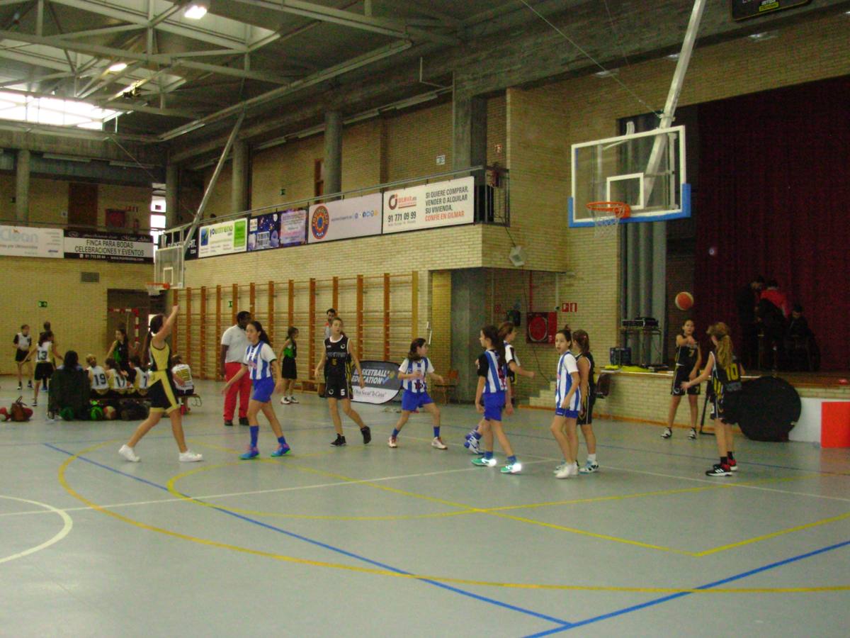 Baloncesto: Instituto Veritas vs Nuestra Señora del Recuerdo B