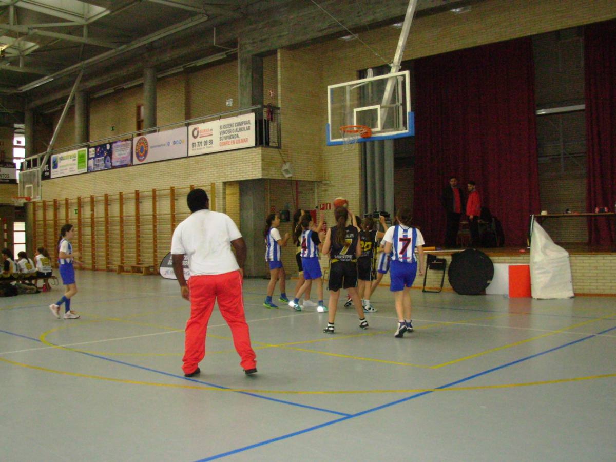 Baloncesto: Instituto Veritas vs Nuestra Señora del Recuerdo B