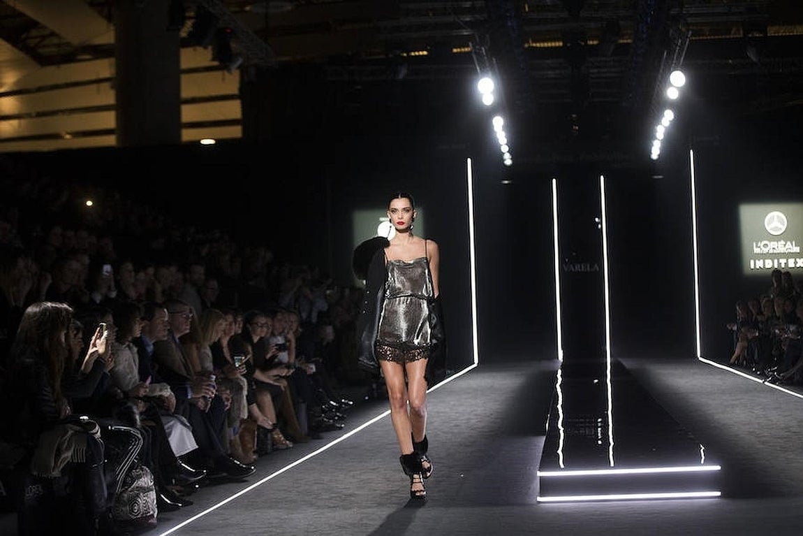 Mercedes Benz Fashion Week. Desfile del diseñador Felipe Varela. 