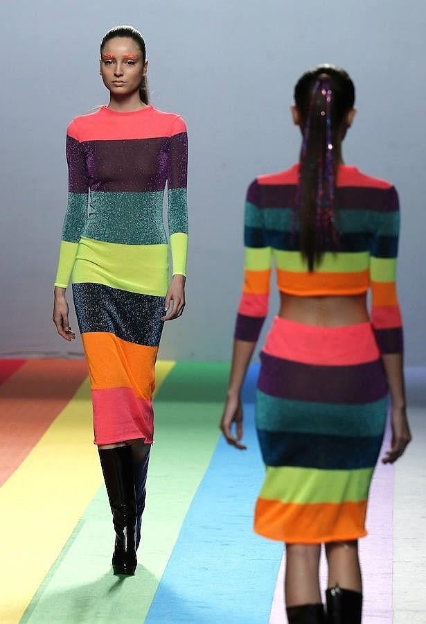 Una modelo luce una creación de María Escoté para la temporada otoño-invierno 2016-17. 