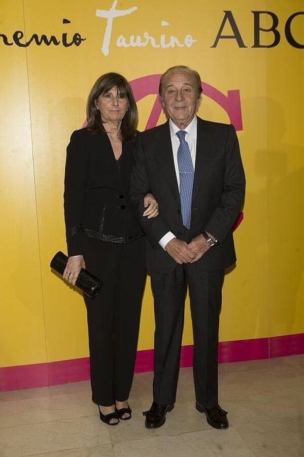 Samuel Flores y su esposa en la entrega del VIII Premio Taurino de ABC