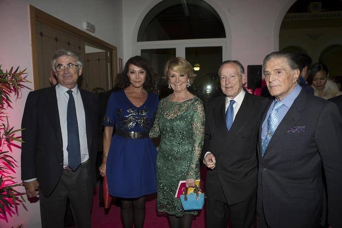 Fernando Ramírez de Haro, María Ángeles Grajal, Esperanza Aguirre, Álvarez del Manzano y Jaime Ostos en la entrega del VIII Premio Taurino de ABC. 