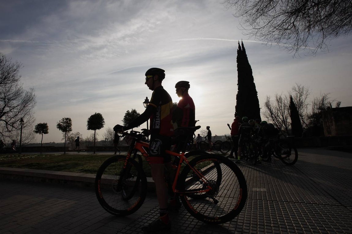 Cambio de líderes. Alban Lakata y Kristian Hynek, del Topeak Ergon, han conseguido la victoria y la primera posición en la general