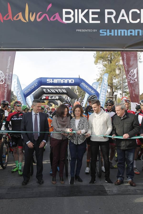 Cambio de líderes. Alban Lakata y Kristian Hynek, del Topeak Ergon, han conseguido la victoria y la primera posición en la general