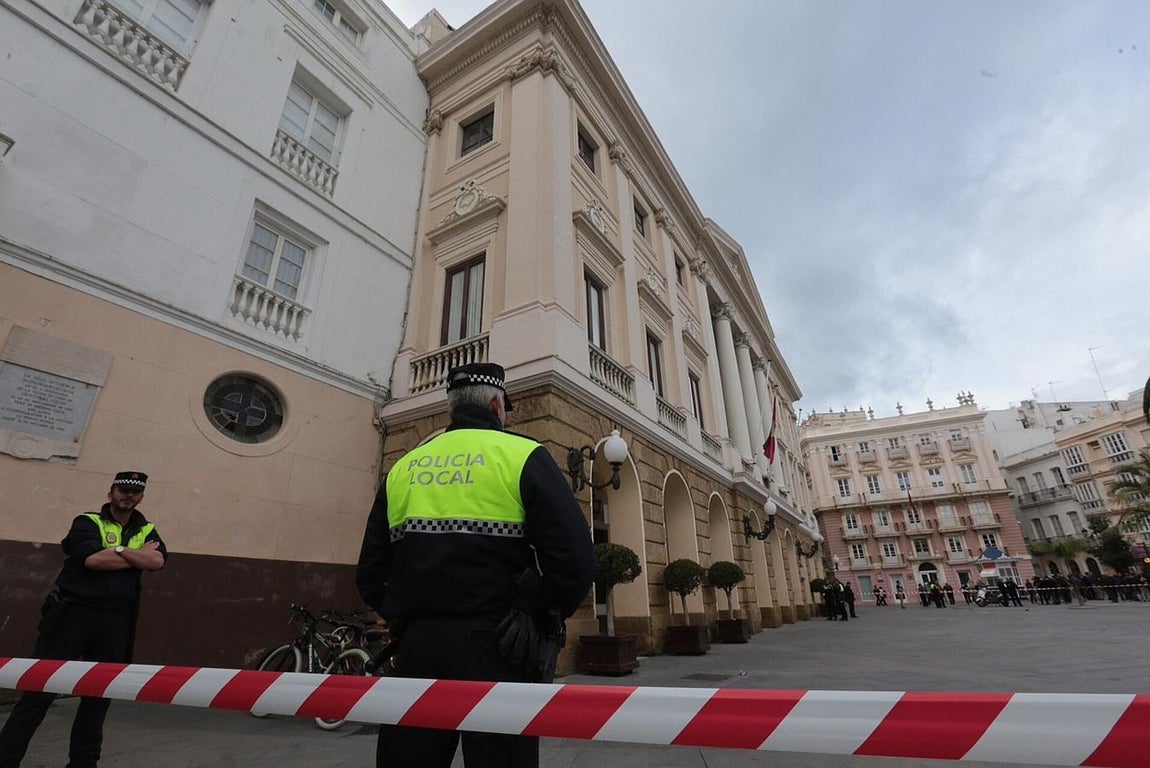 Fotos: Así se ha vivido el aviso de bomba