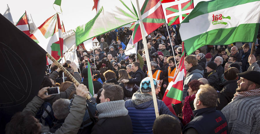 Concentración para celebrar la puesta en libertad de Otegi