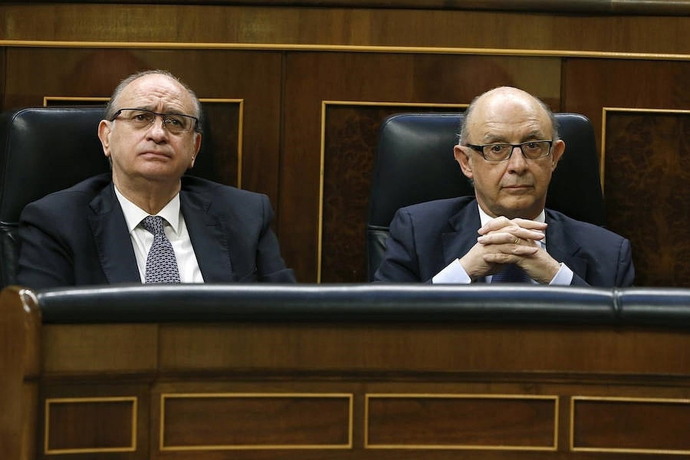 Jorge Fernández Díaz, ministro de Interior en funciones, y Cristóbal Montoro, ministro de Hacienda en funciones. 