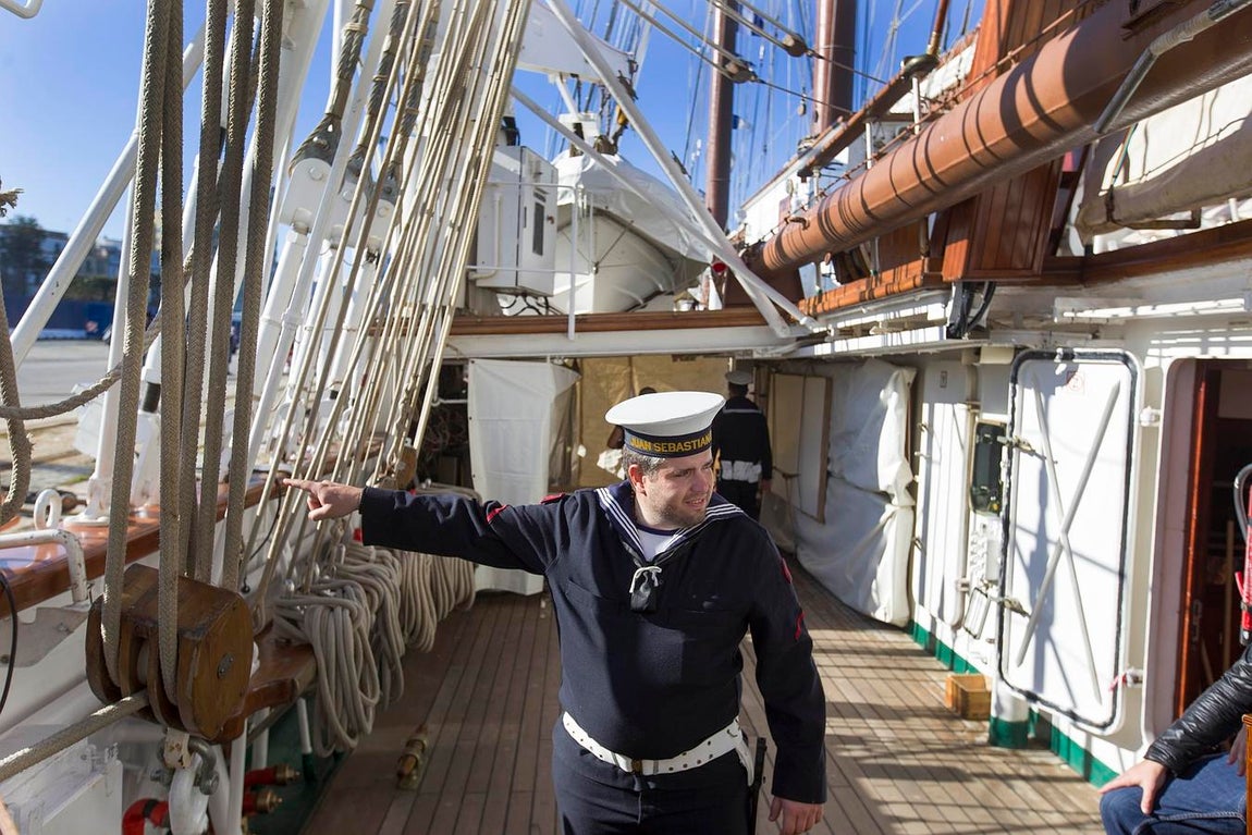 El buque escuela Juan Sebastián de Elcano, en Cádiz