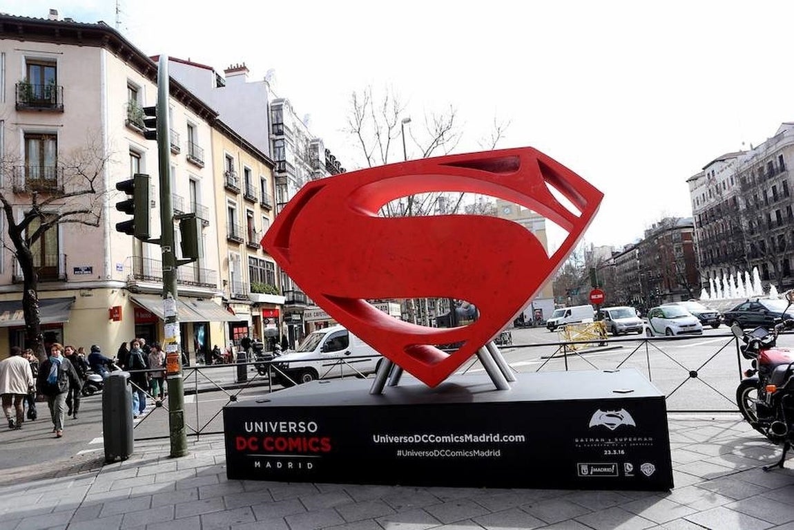 3. Logo de Superman en la Glorieta de Bilbao
