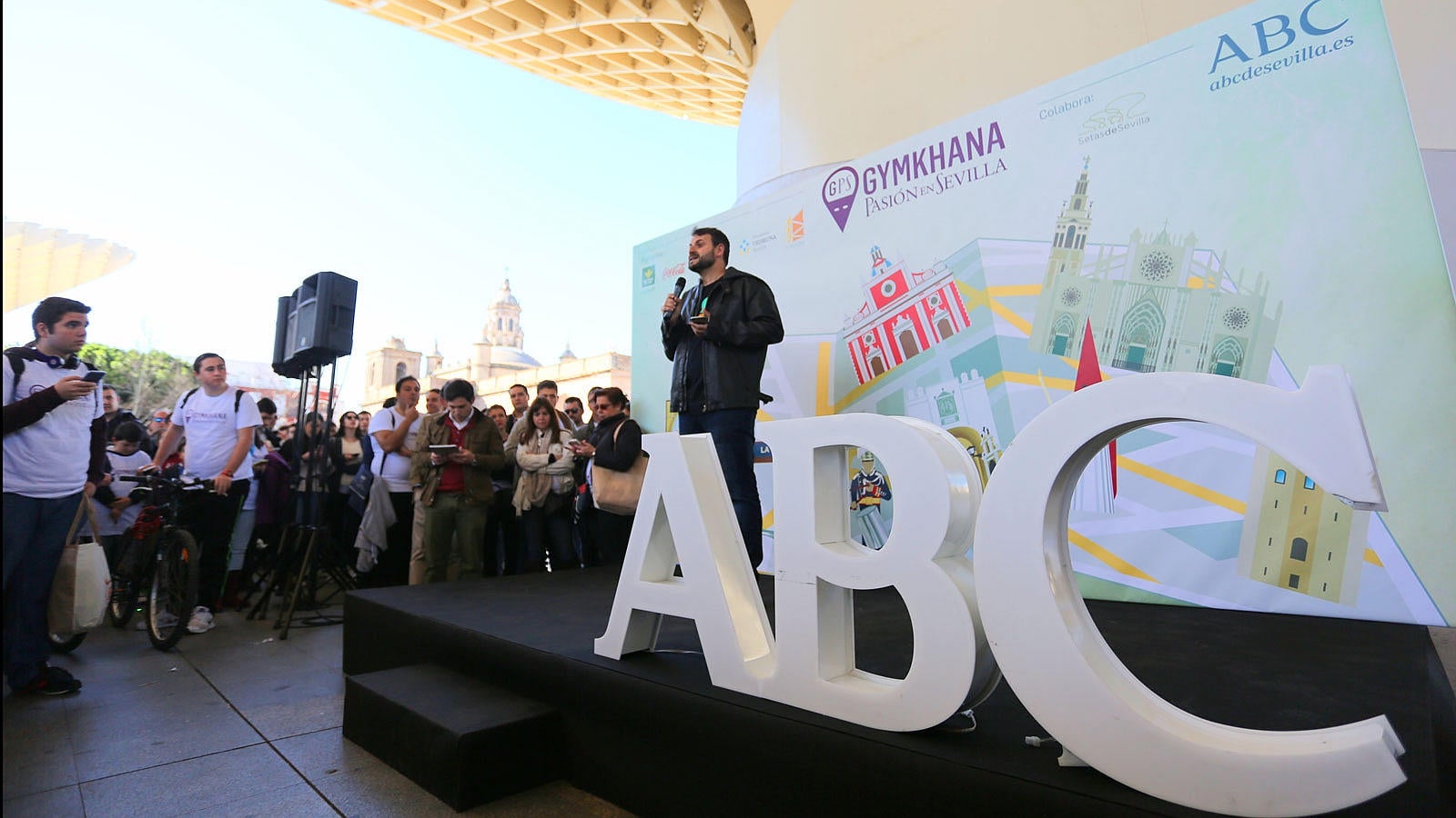 Éxito de público en la gymkhana de Pasión en Sevilla