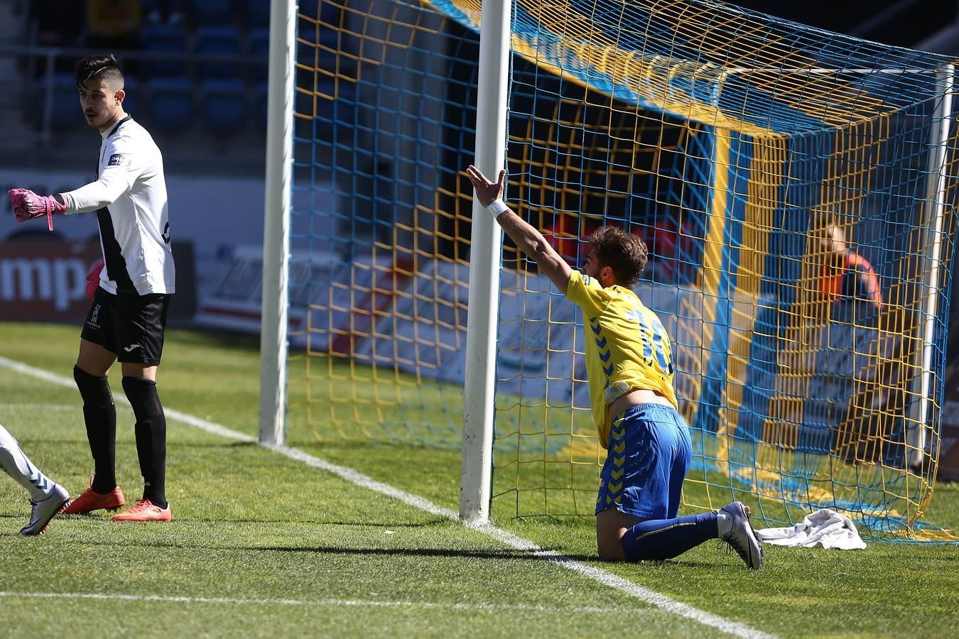 Cádiz C.F. 3 - UD. Melilla 0