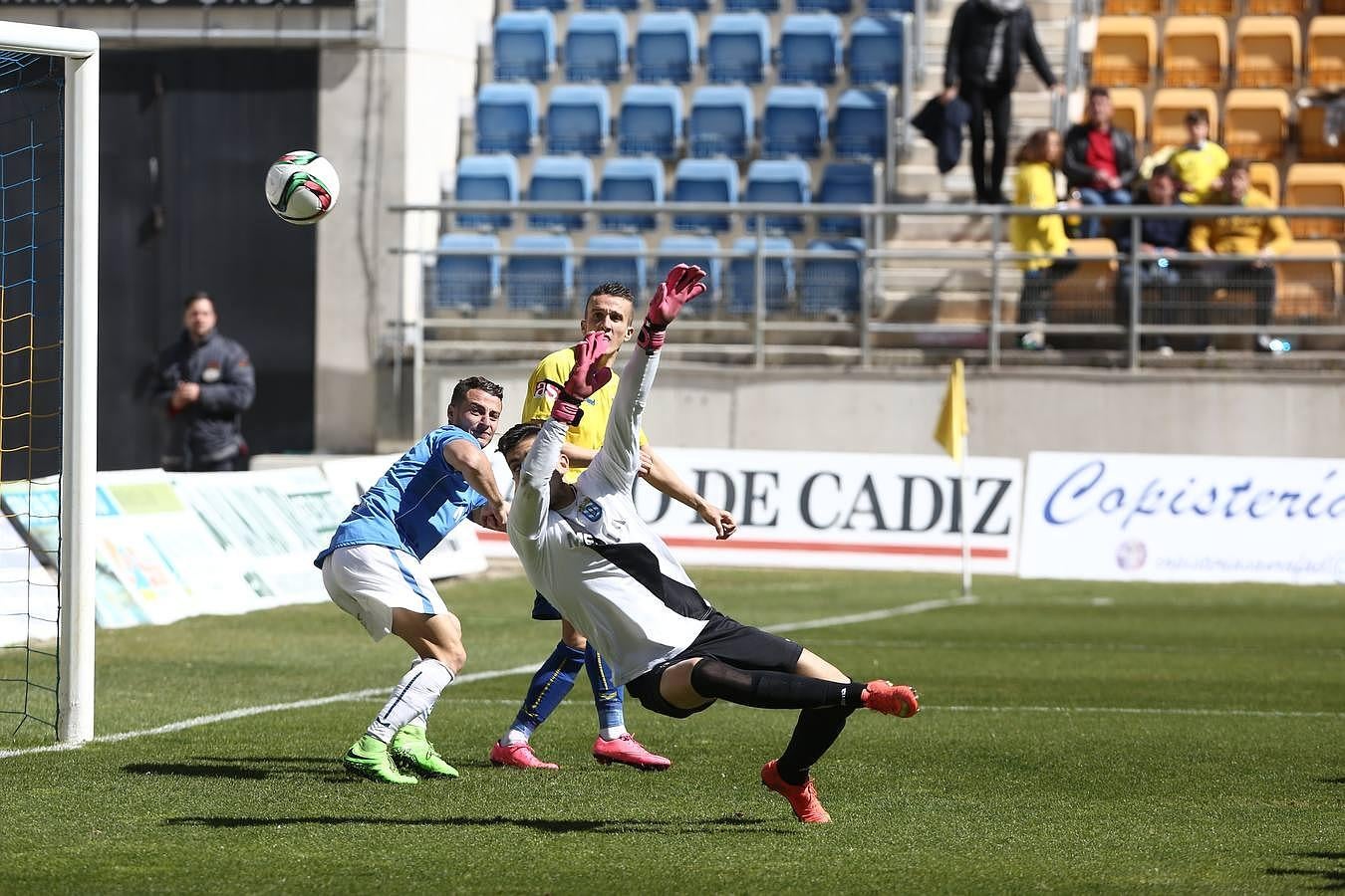 Cádiz C.F. 3 - UD. Melilla 0