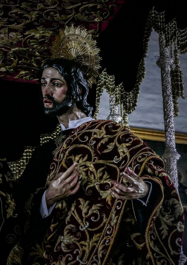 La Virgen de Gracia y Amparo ya está en su palio acompañada de San Juan