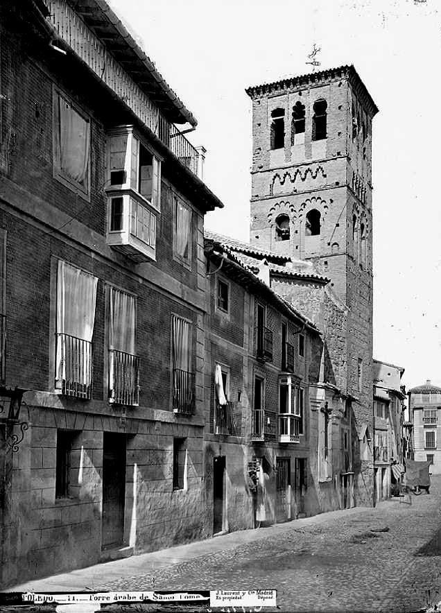 En su propuesta, el Ayuntamiento recordaba los importantes monumentos eclesiásticos conservados en la ciudad (Foto Laurent, Archivo Municipal de Toledo). 