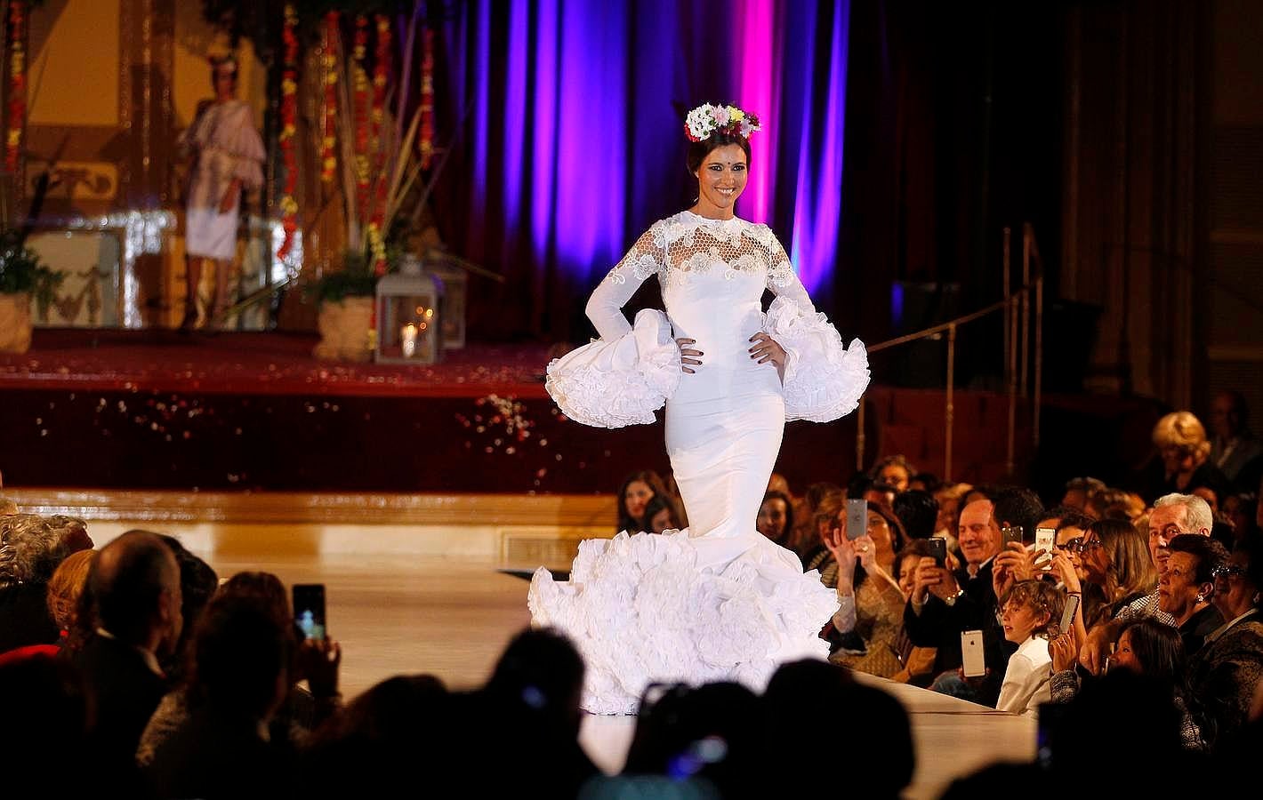 En imágenes, la colección flamenca y solidaria de Juana Martín