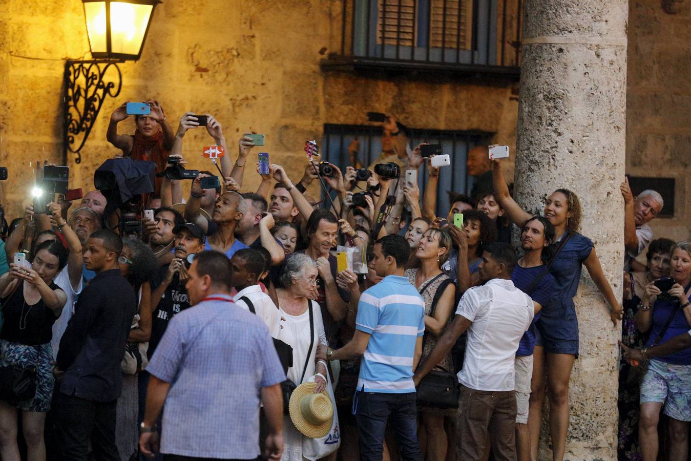 En imágenes: Obama y su familia visitan Cuba en un encuentro histórico