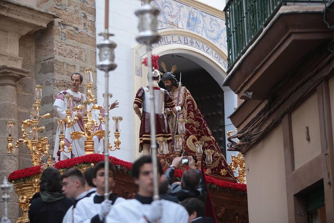 Las imágenes del Martes Santo en Cádiz
