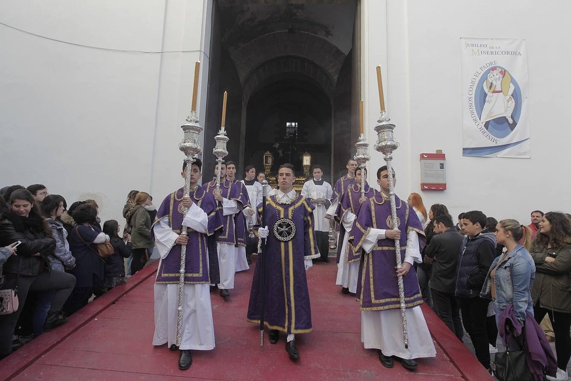 Fotos: Sanidad el Martes Santo en Cádiz. Semana Santa 2016