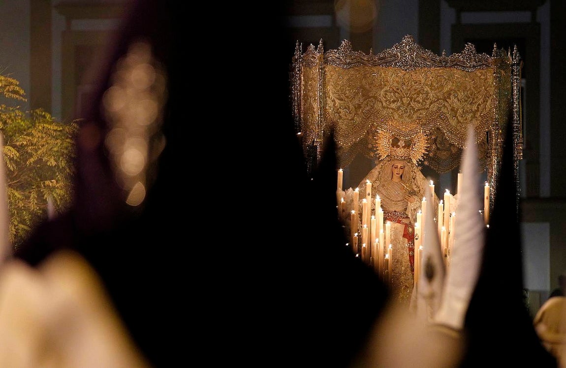 La estación de penitencia de la Paz, en imágenes