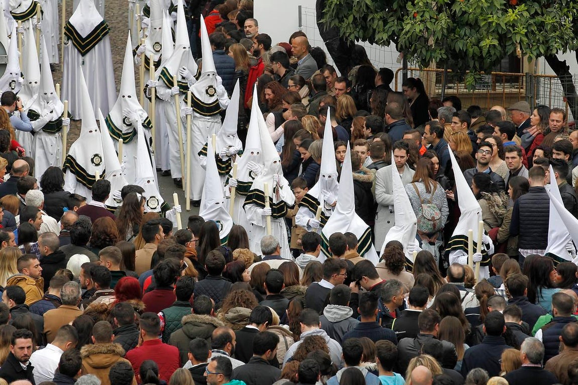 La estación de penitencia de la Paz, en imágenes