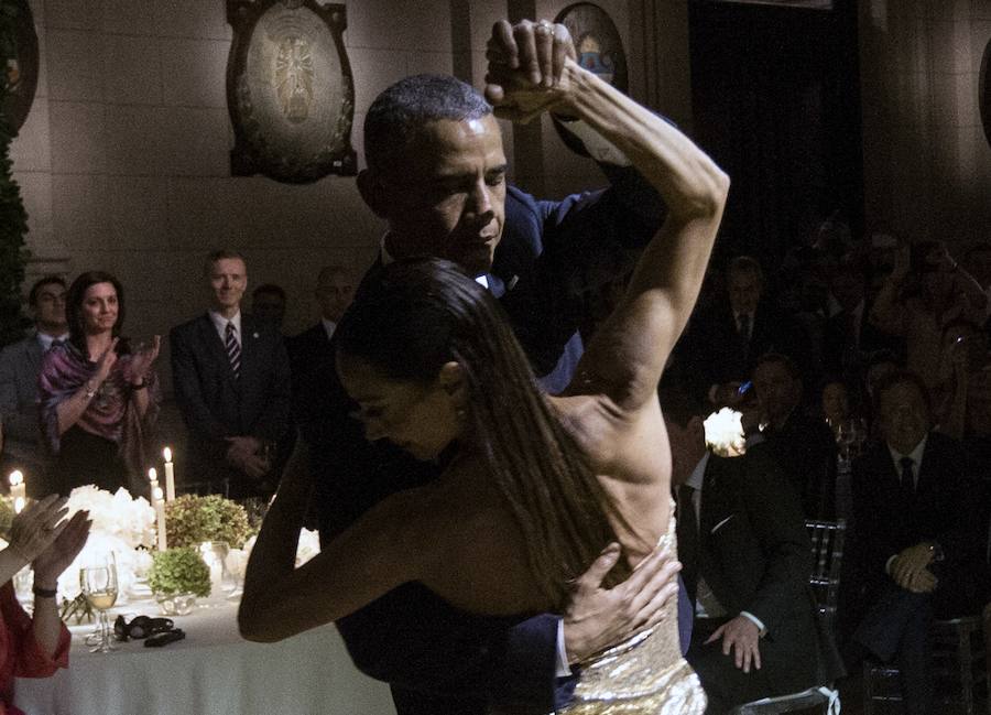 Barack Obama baila un tango.