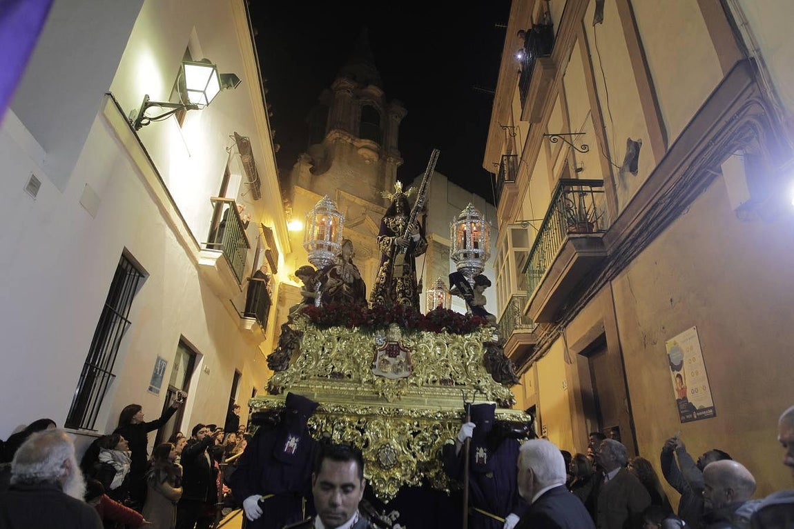 Las imágenes del Jueves Santo en Cádiz