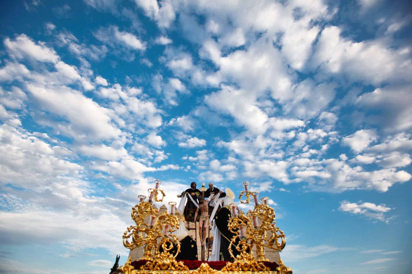 El Señor baja de la cruz en el Puente Romano