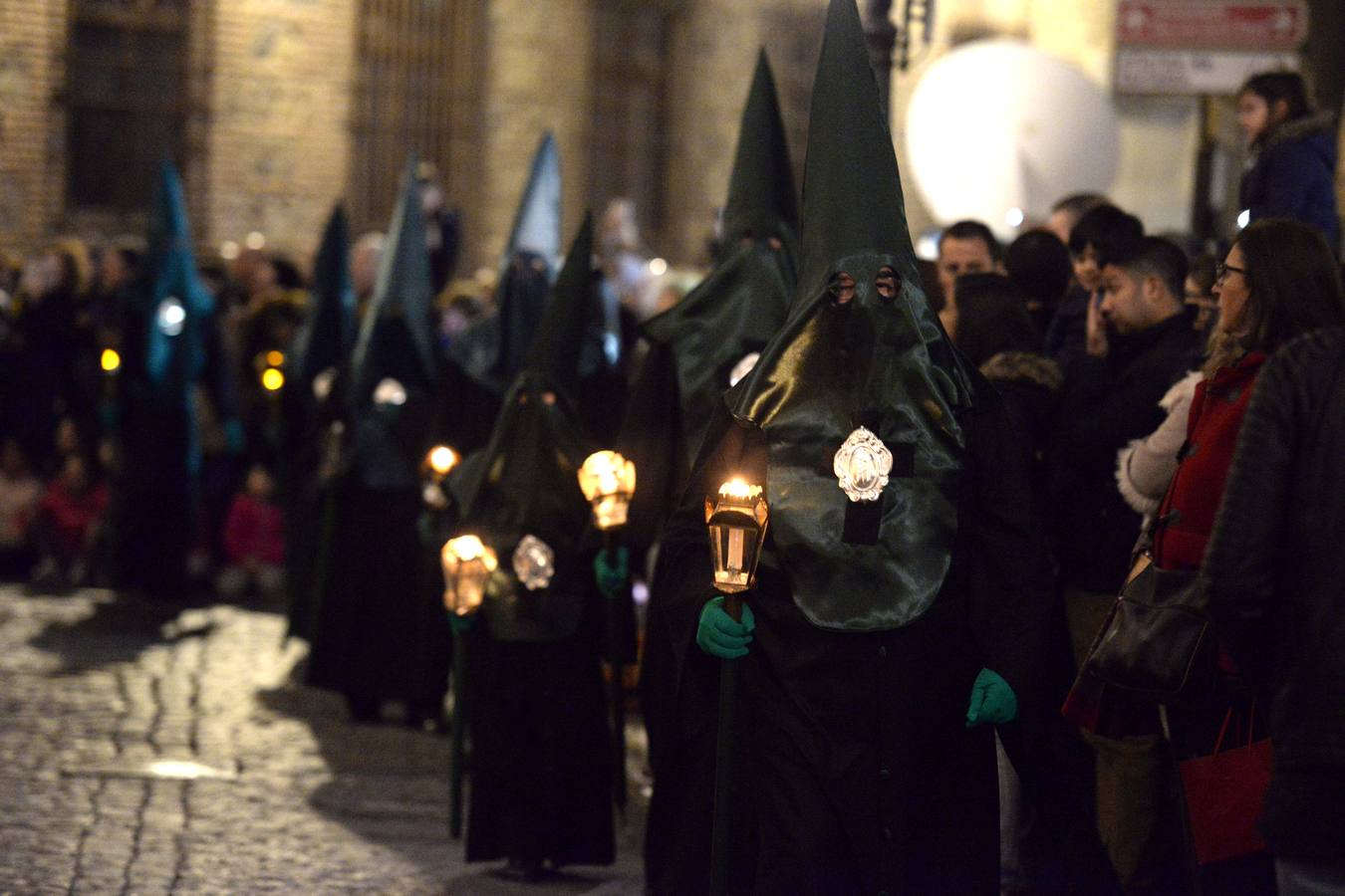 Los cinco pasos del Jueves Santo toledano, en imágenes,