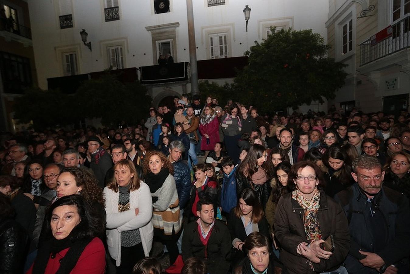 Fotos: Buena Muerte el Viernes Santo en Cádiz. Semana Santa 2016