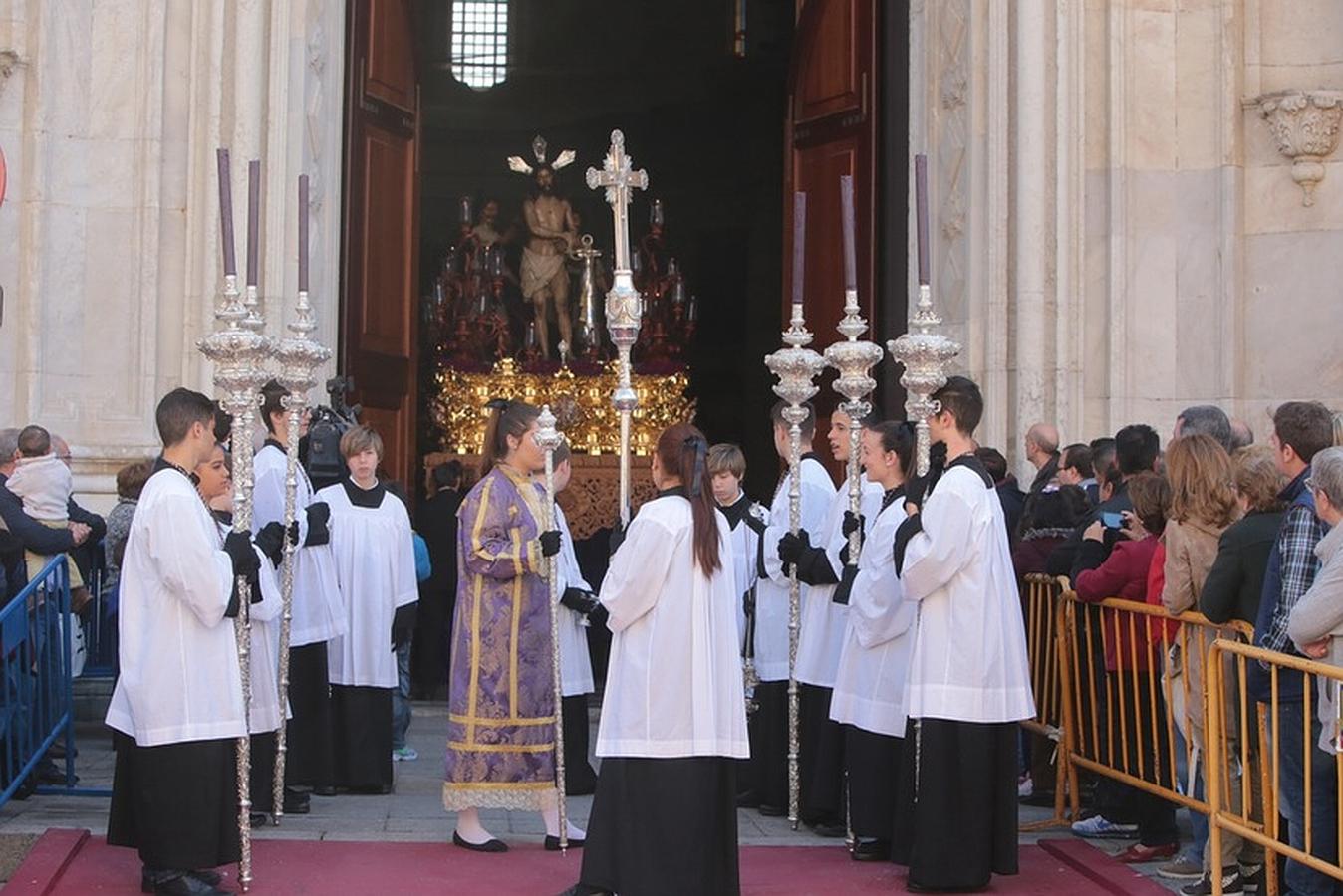 Columna regresa el Sábado Santo a su templo desde Catedral