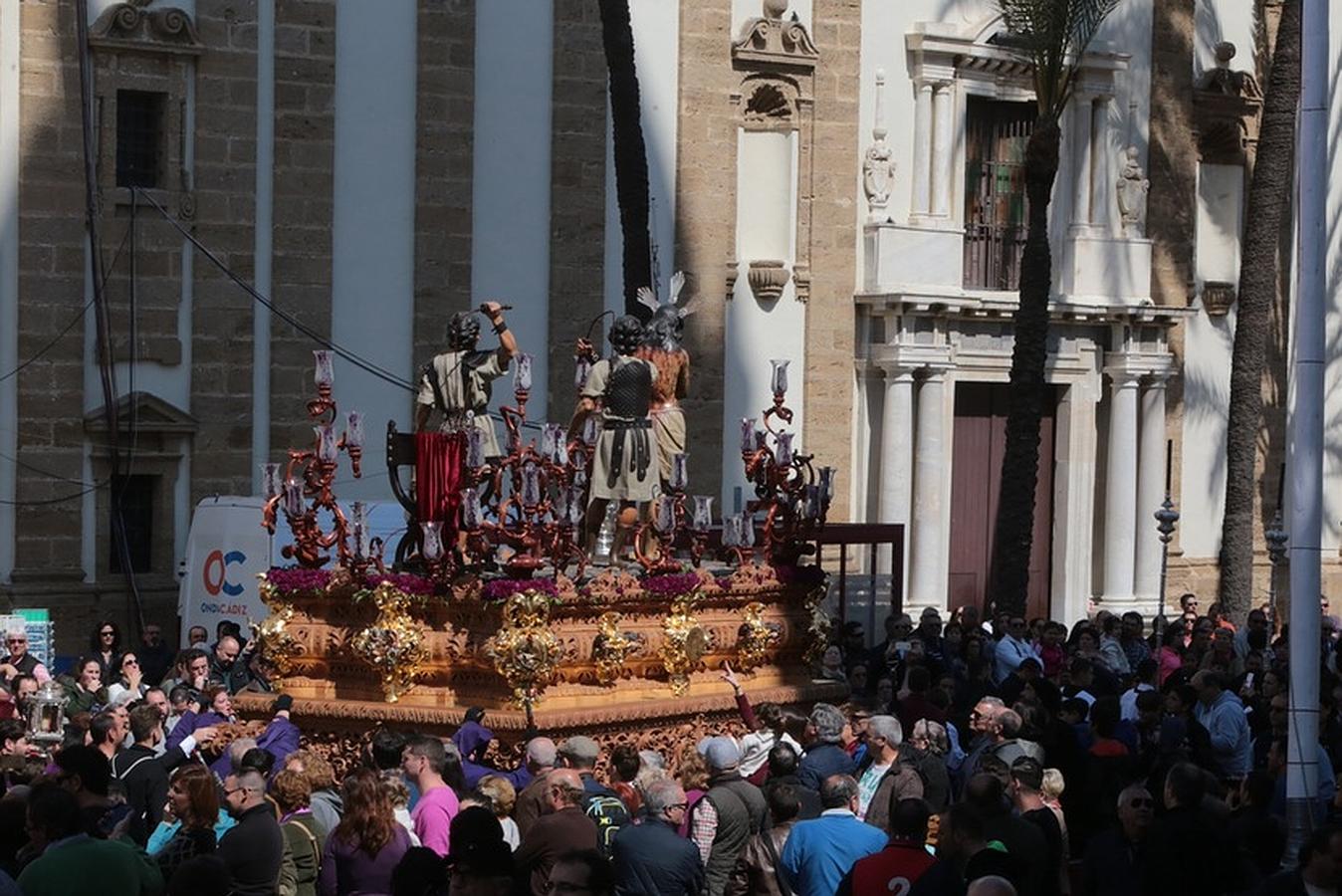 Columna regresa el Sábado Santo a su templo desde Catedral