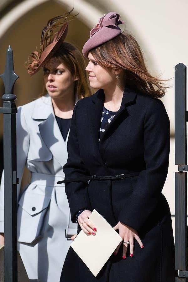 Eugenie, de 26 años, junto a Beatrice. 