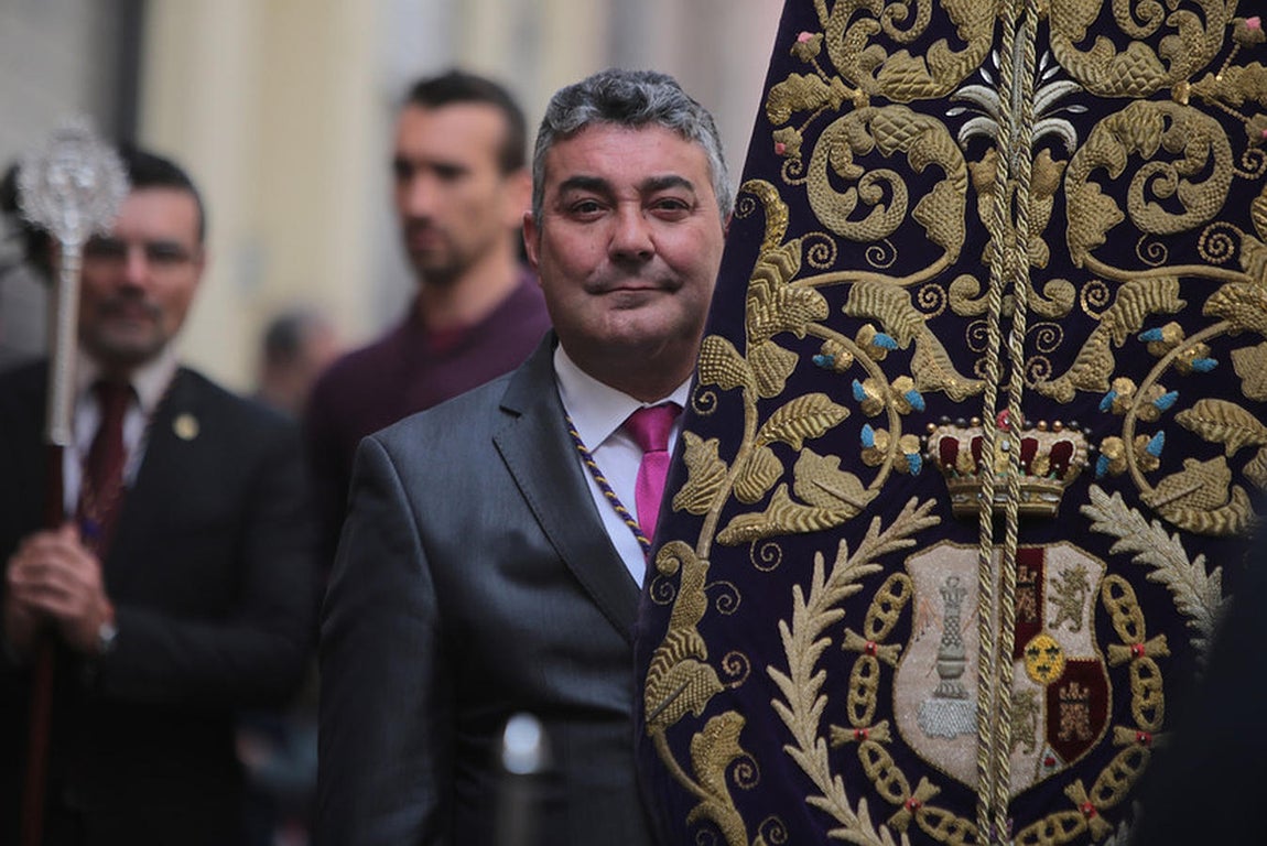 Fotos: El Resucitado por las calles de Cádiz